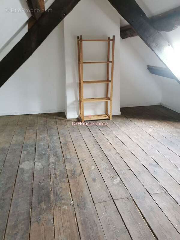 Maison à LA ROCHE-DERRIEN