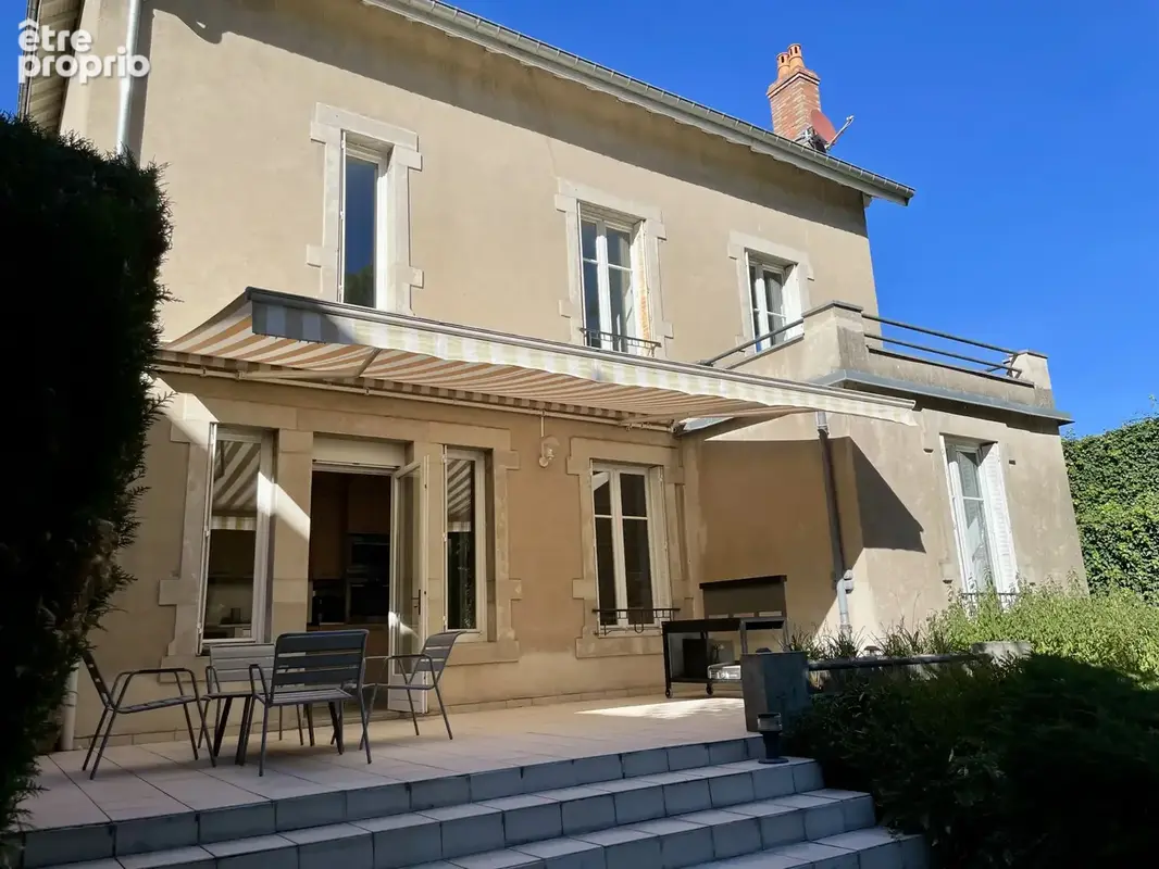 Propriété Indépendante 11 pièces sur 750 m2 de terrain clos de murs et arboré - photo 3