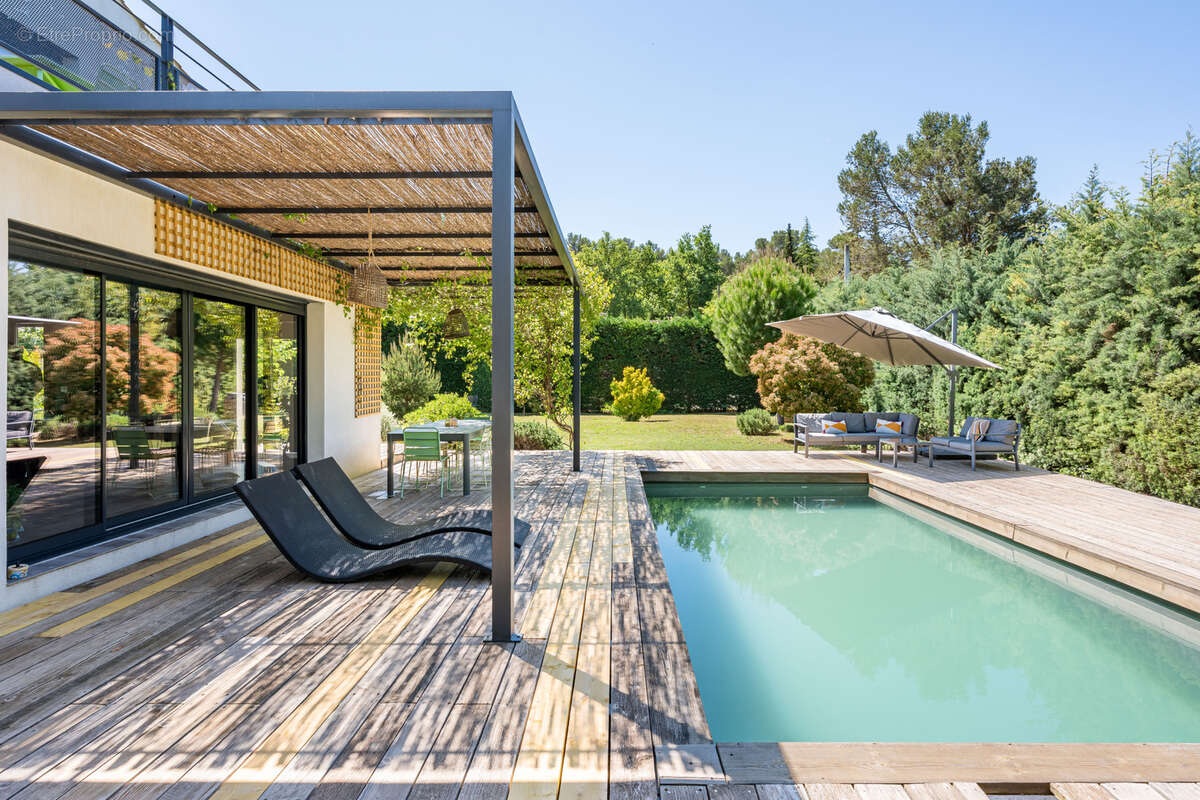 Appartement à PEYNIER