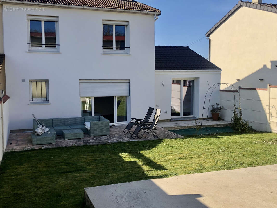 Maison à CLAYE-SOUILLY