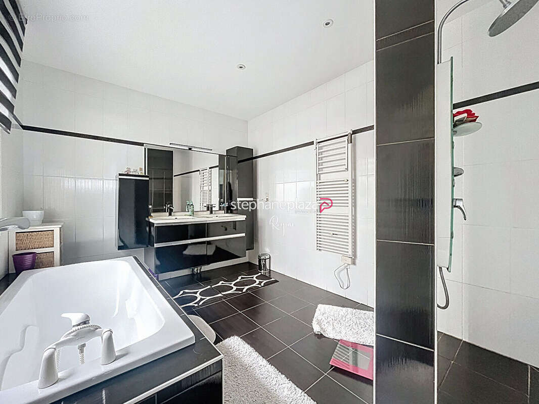 Maison à SAINT-GEORGES-DE-DIDONNE