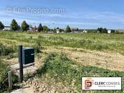 Terrain à ETREPAGNY