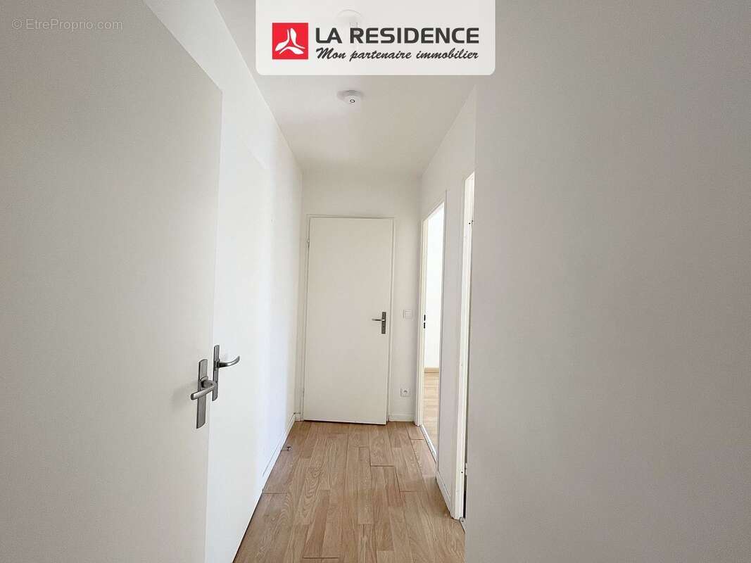 Appartement 64 m² à Saint-Ouen-L'aumone  - photo 7