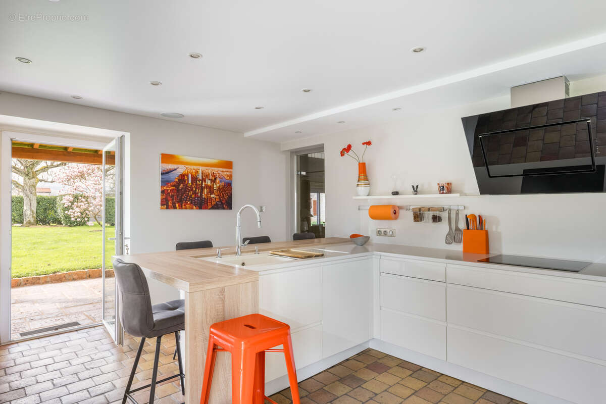 Maison à CHARNAY-LES-MACON