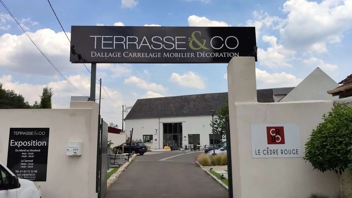 Commerce à COIGNIERES