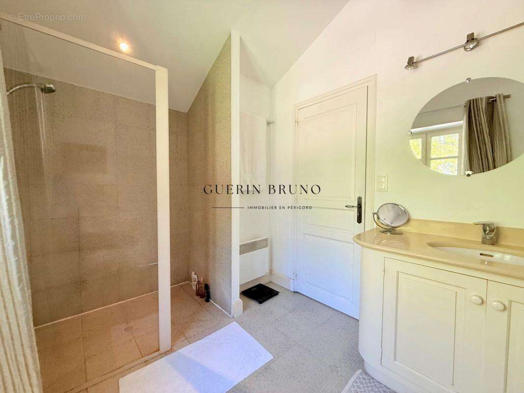 Maison à SAINT-FELIX-DE-BOURDEILLES