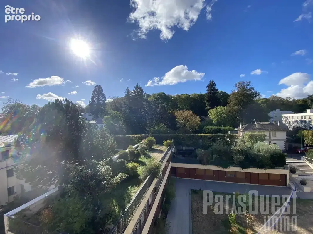Appartement à VILLE-D'AVRAY
