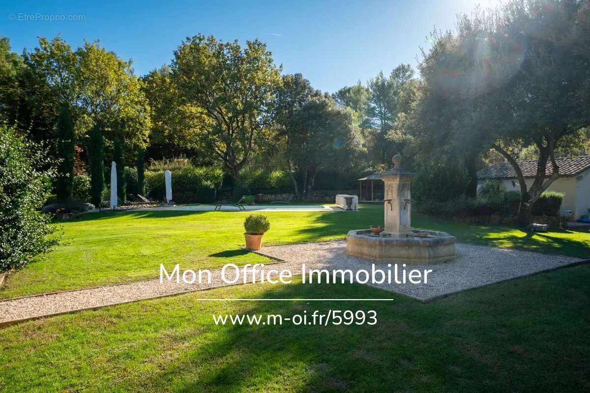 Référence : 5993-VCL. - Superbe propriété avec piscine - Parc paysager - Pays d'Aix en Provence - photo 16
