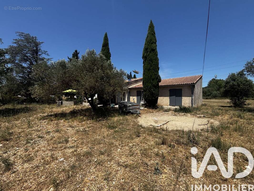 Maison 143 m² à Aramon  - photo 3