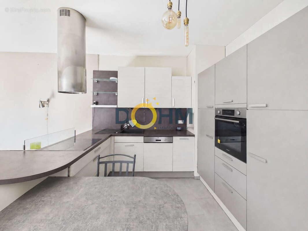 Maison en centre-ville avec jardin et garage - photo 3