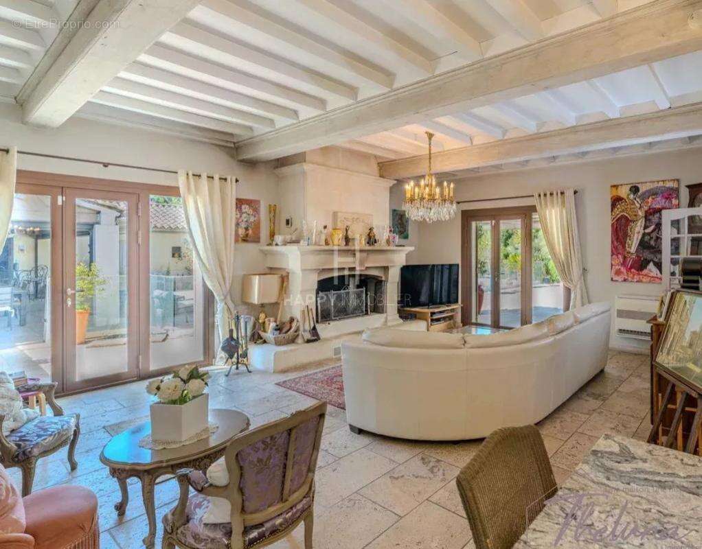 Maison à FONTVIEILLE