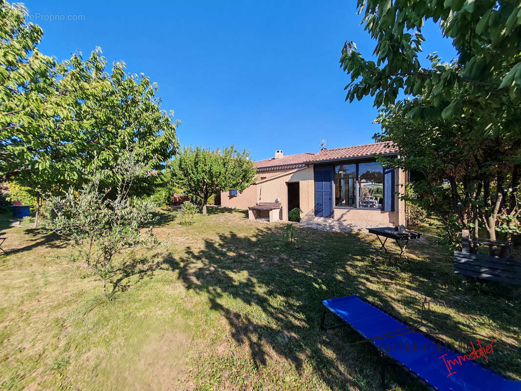 Villa plain-pied, piscine couverte, terrain arboré - photo 10