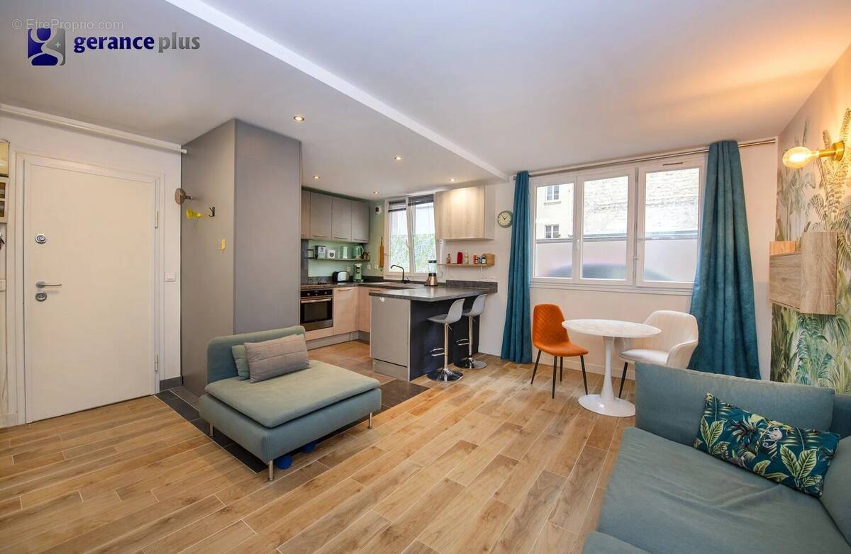 Appartement à PARIS-17E