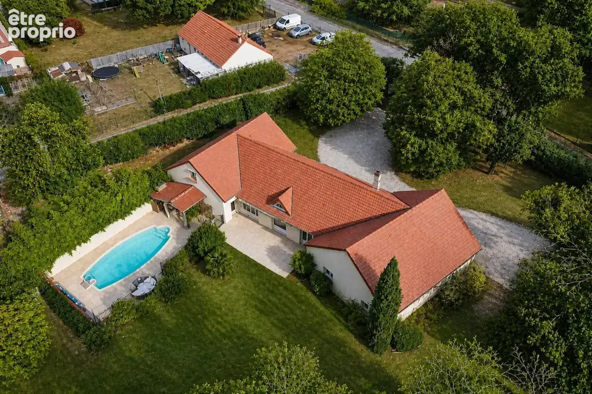 Maison de 9 pièces de 280 m² à Yvoy-le-Marron - photo 3
