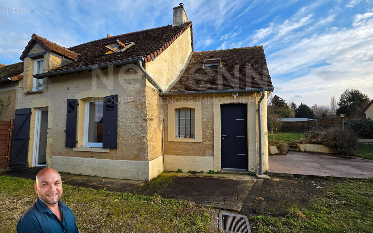 Maison à MEZIERES-SOUS-LAVARDIN