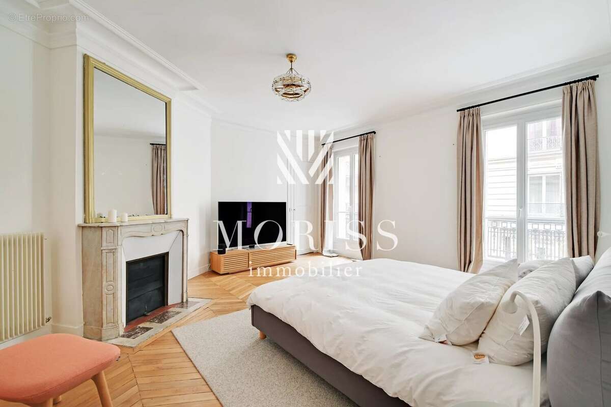 Appartement à PARIS-8E