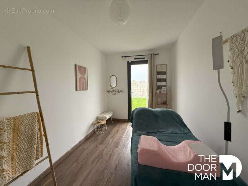 Maison à SAINTE-RADEGONDE-DES-NOYERS