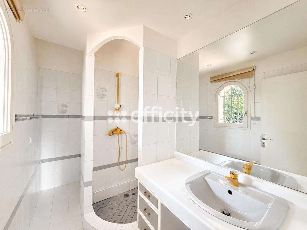 Maison 286 m² à Antibes  - photo 11