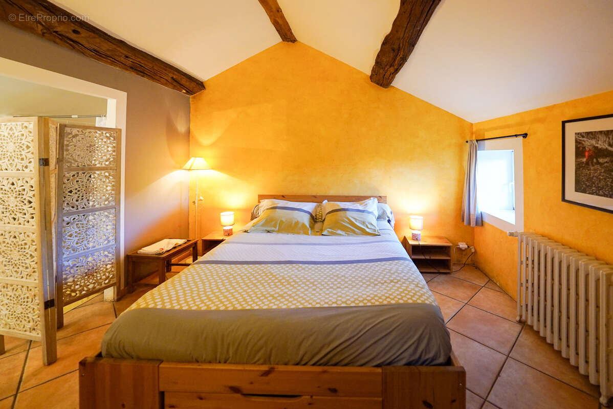 Maison à CASTANET-LE-HAUT