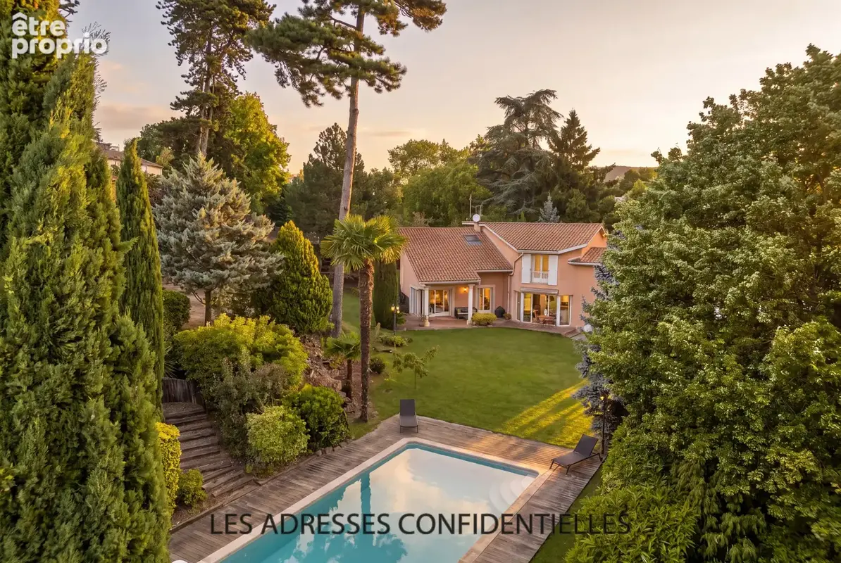 Champagne Au Mont D'or - Maison familiale - 226.50 m2 - sur grand parc arboré - photo 18