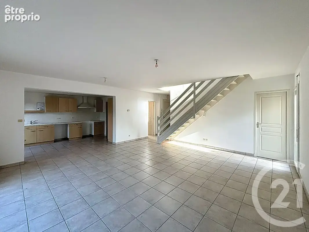 Maison 5 pièces 109 m² à vendre à Gond-Pontouvre (16160) - photo 5