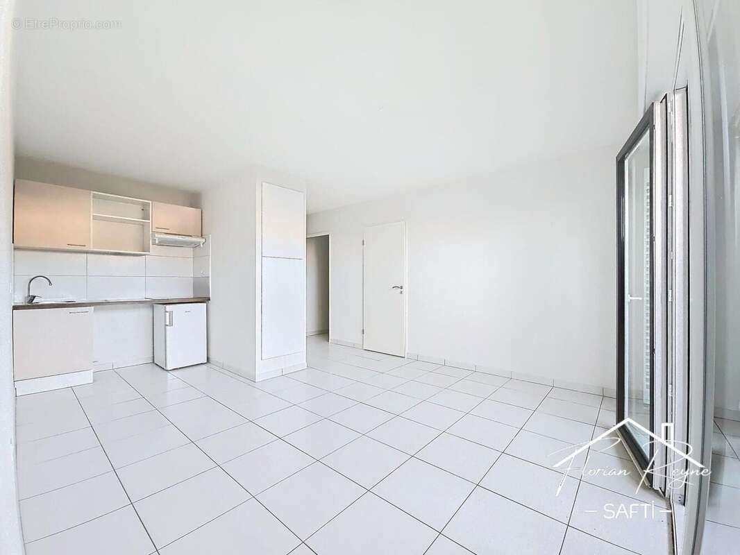 Photo 2 - Appartement à PAREMPUYRE