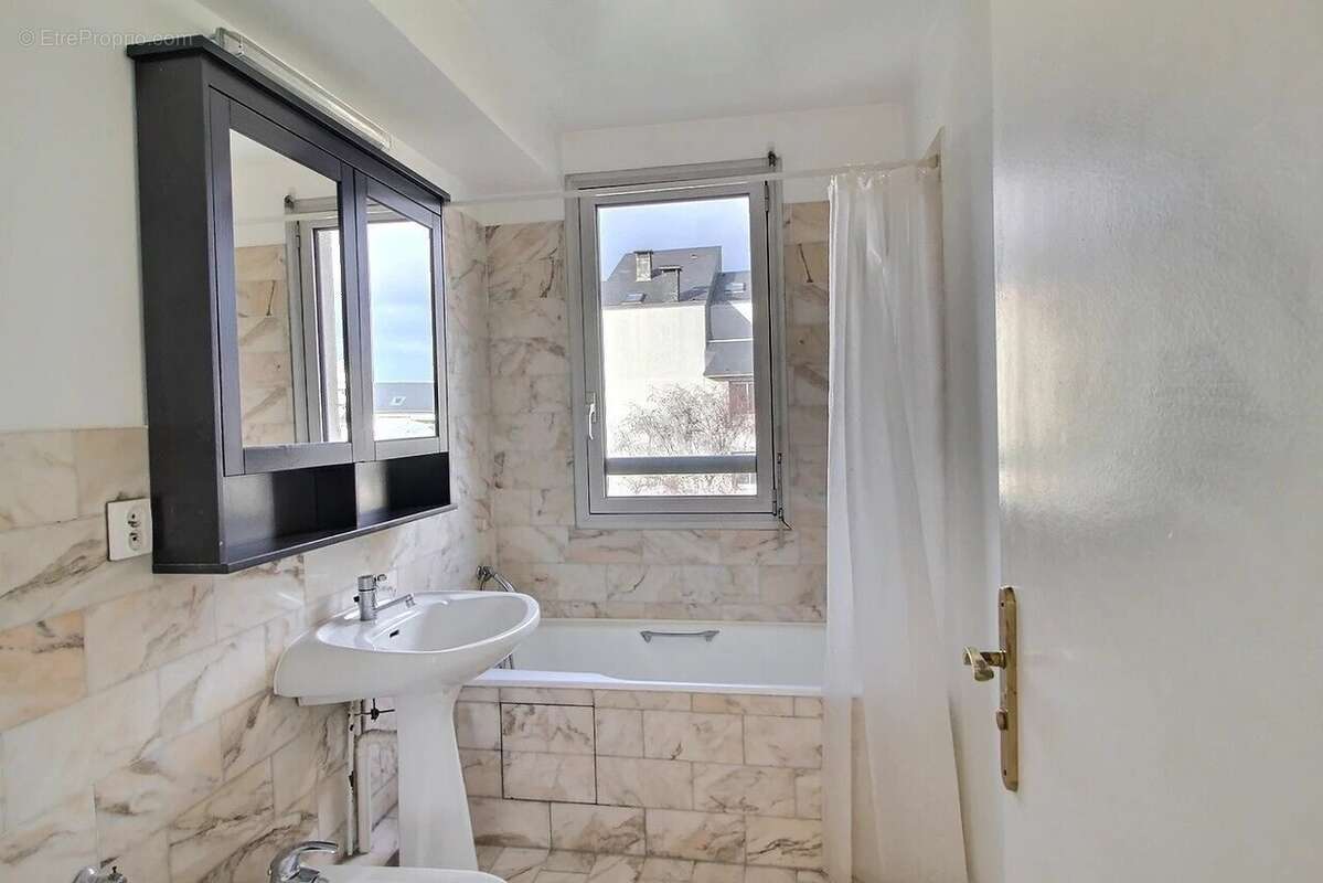 Appartement à SAINT-MAUR-DES-FOSSES