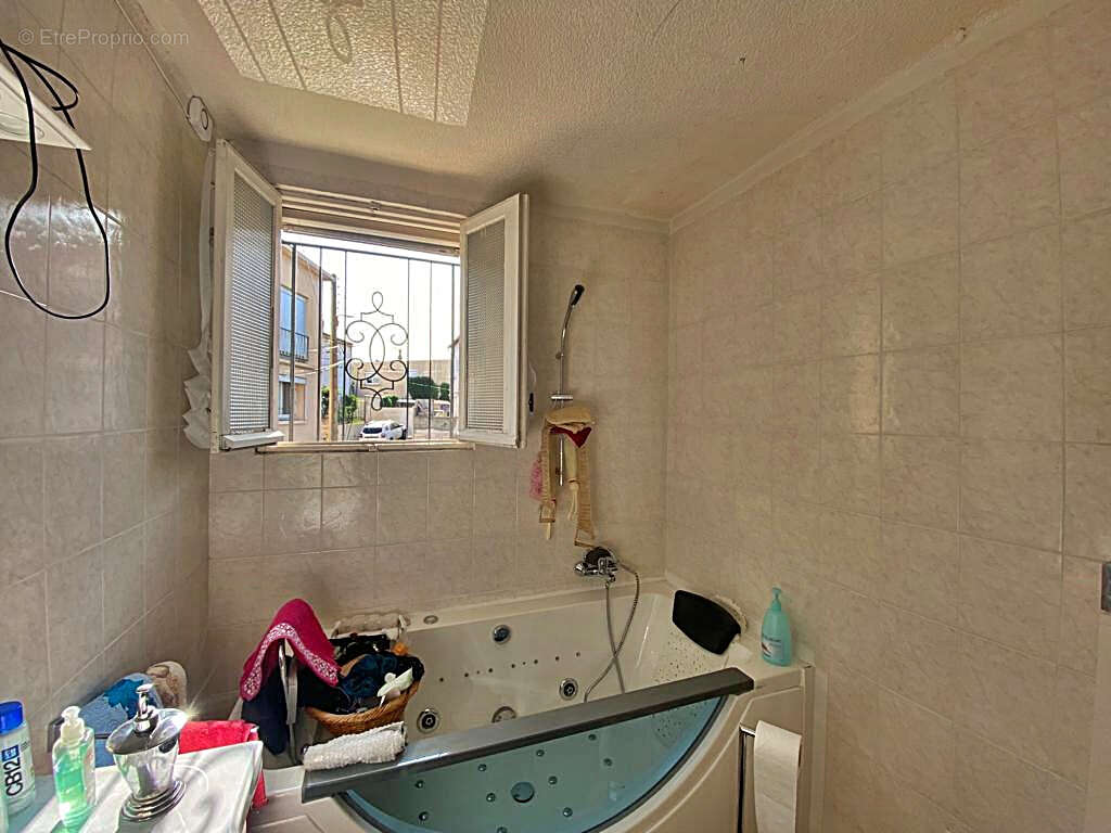 Maison - Beziers - 6 pièces - 128.6 m² - photo 9