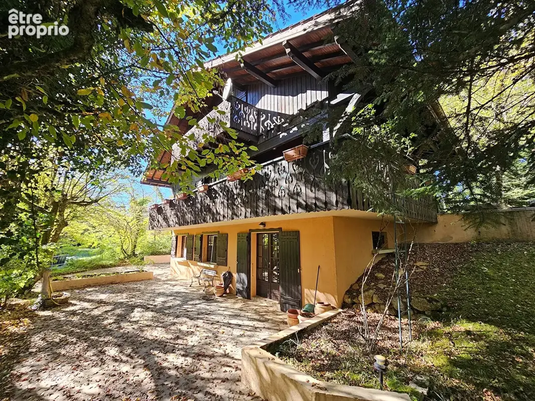 Maison 9 pièces 180 m² · au Poizat-Lalleyriat · 180 m² · 315 000 €