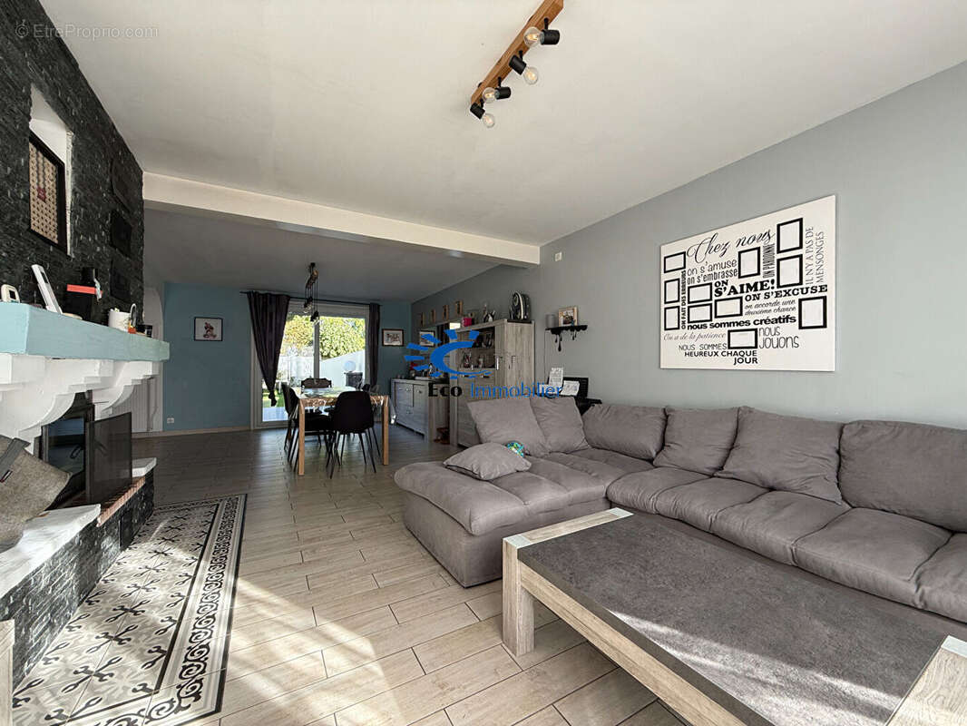 Maison à SAINT-ROGATIEN