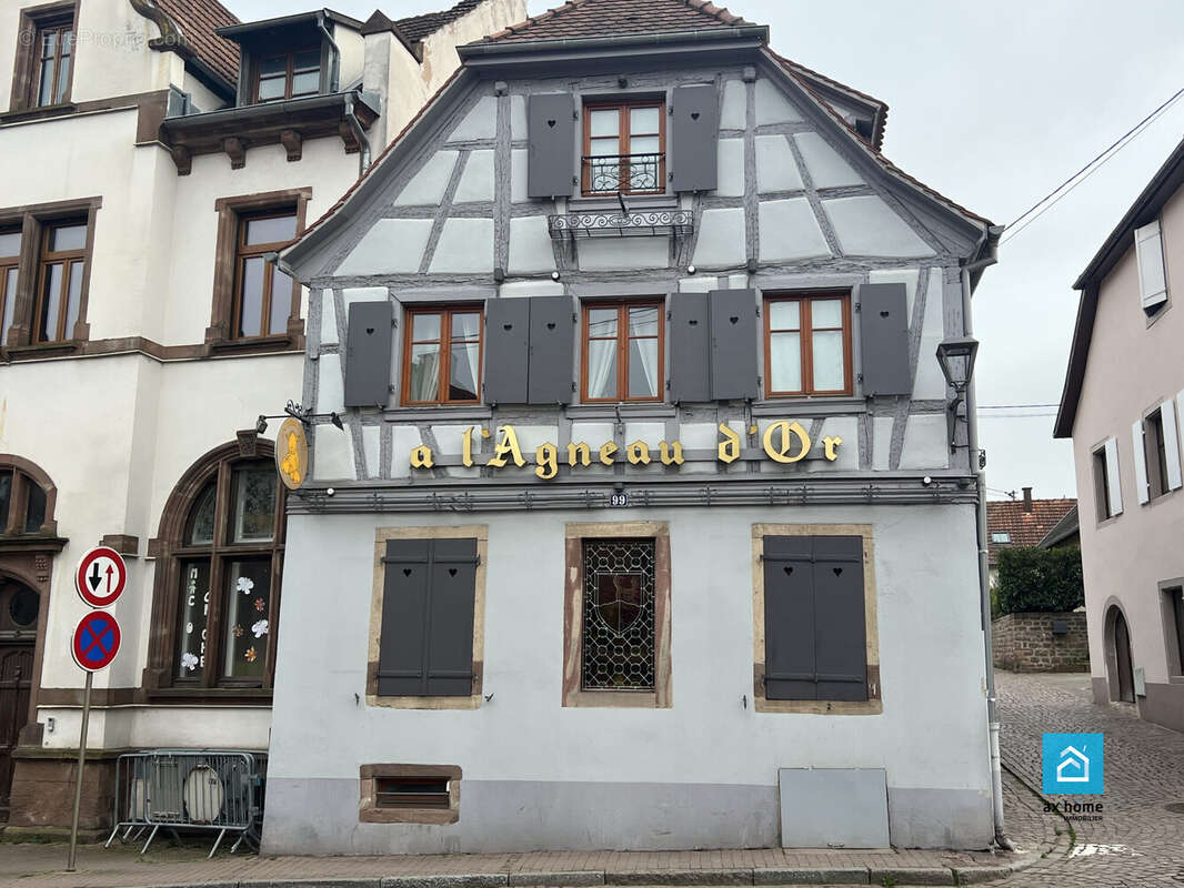 Parkings à proximité  - Commerce à OBERNAI