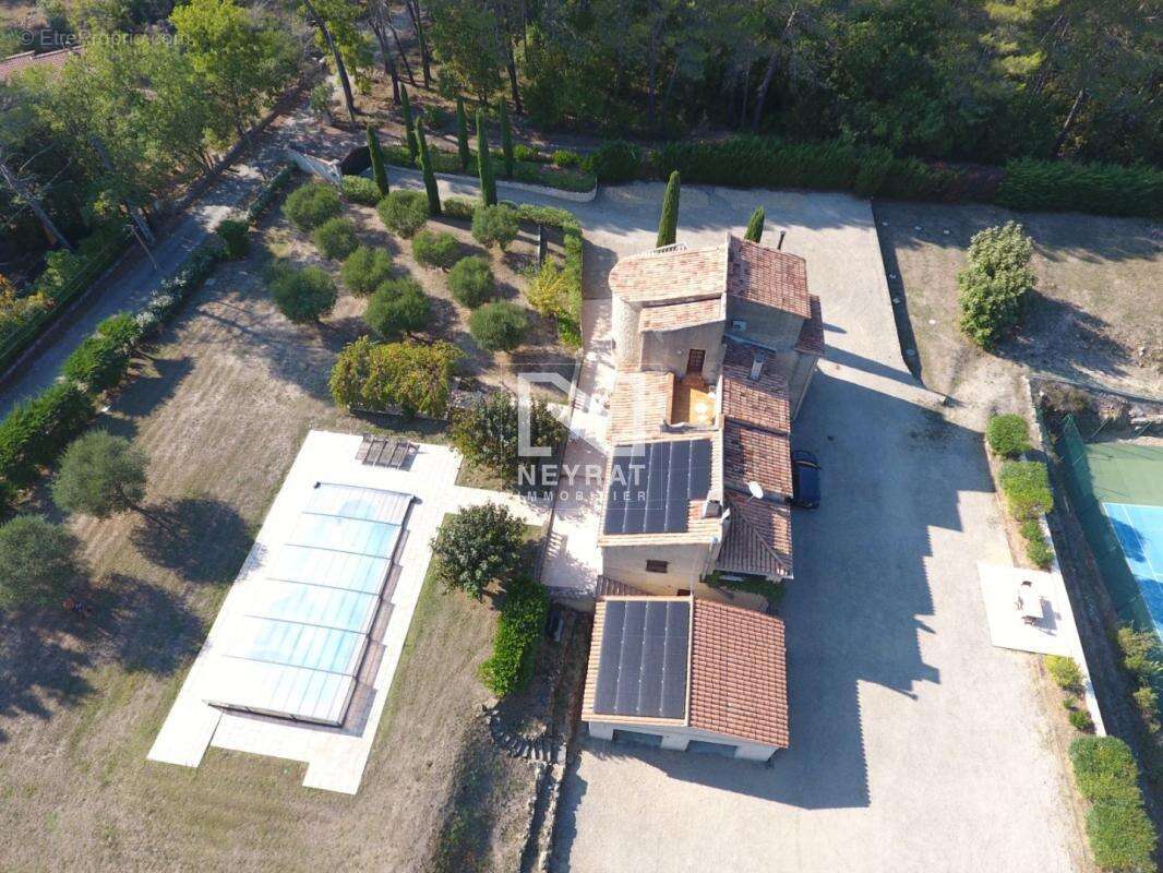 A tourrettes - propriete - proche golf de terre blanches - piscine - tennis - appartement independant - photo 3