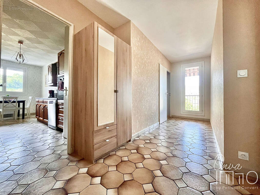 Appartement à FONTAINES-SUR-SAONE