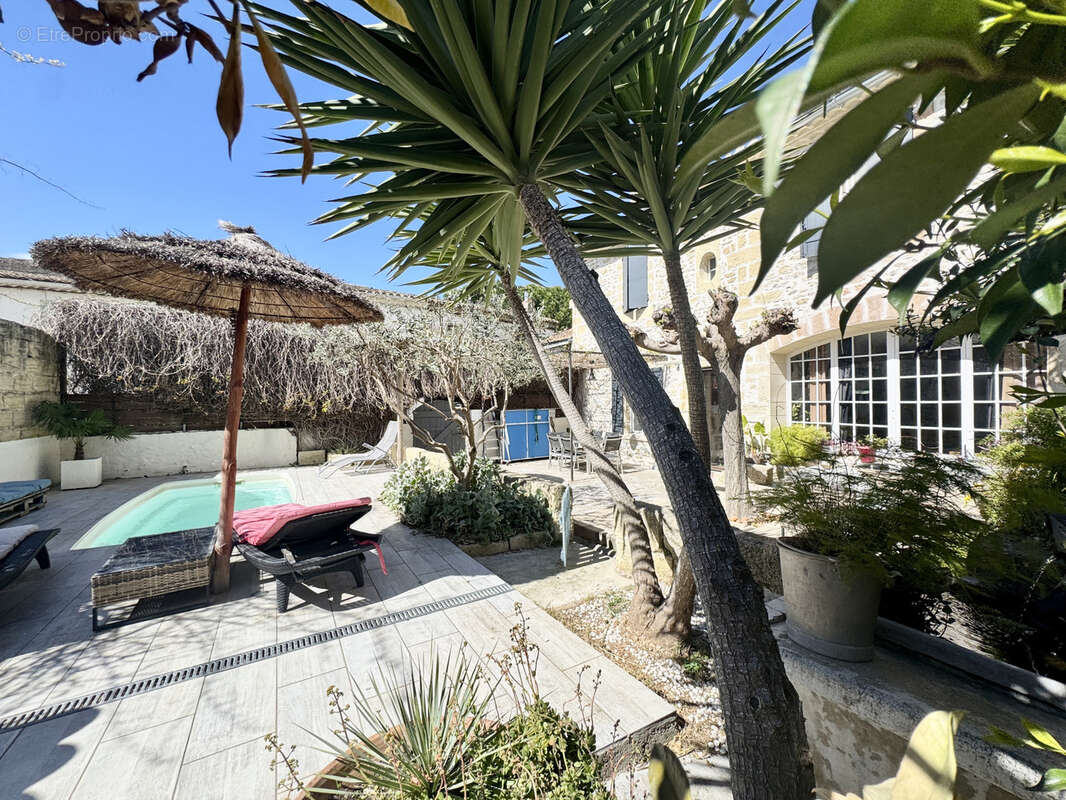 Maison à GALLARGUES-LE-MONTUEUX