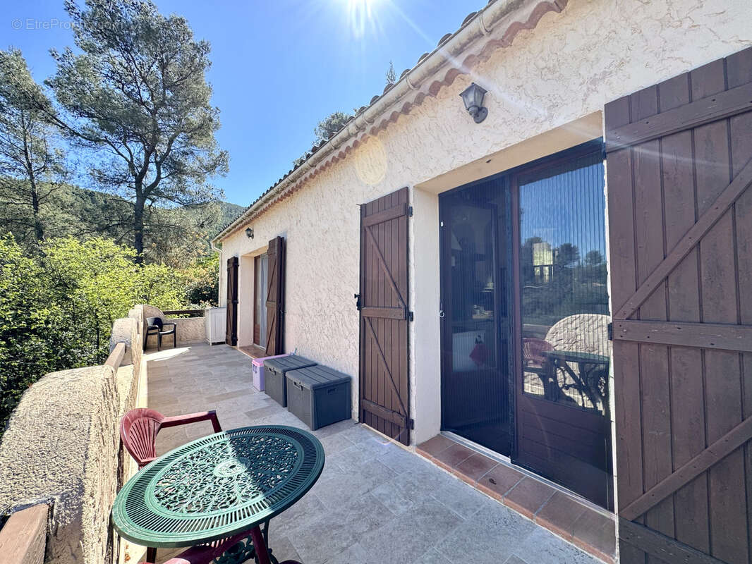 Maison à SOLLIES-TOUCAS