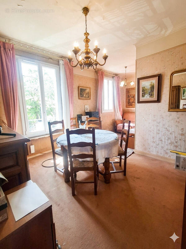 Appartement à SAINT-MAUR-DES-FOSSES