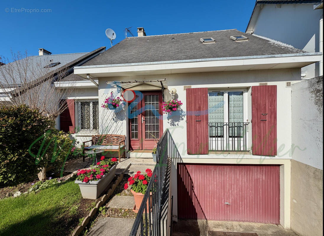 Maison à ROSNY-SUR-SEINE