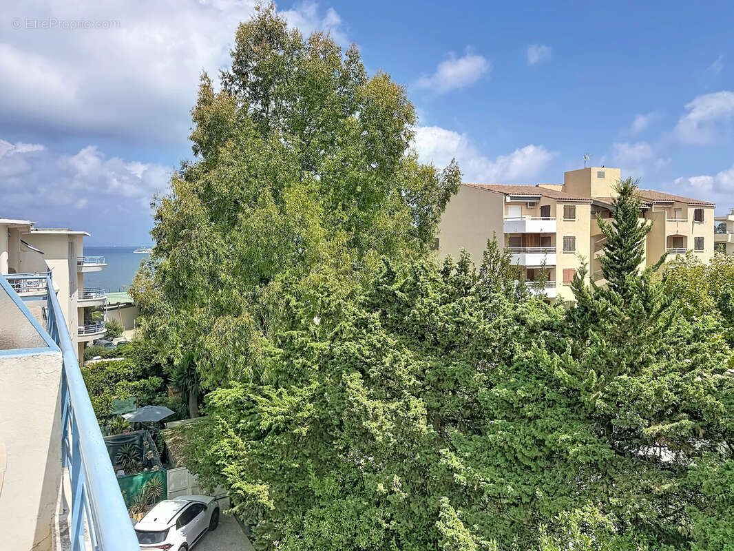 Antibes - la salis - dernier etage - 3 pieces - vue mer - photo 4