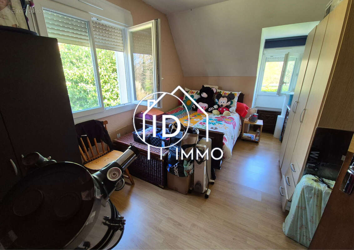 Maison à SAINT-MARTIAL-D'ARTENSET