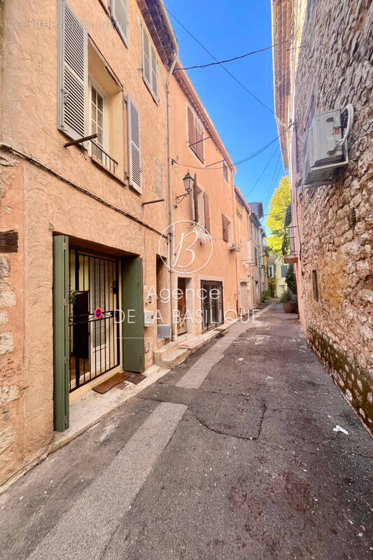 Appartement à SAINT-MAXIMIN-LA-SAINTE-BAUME