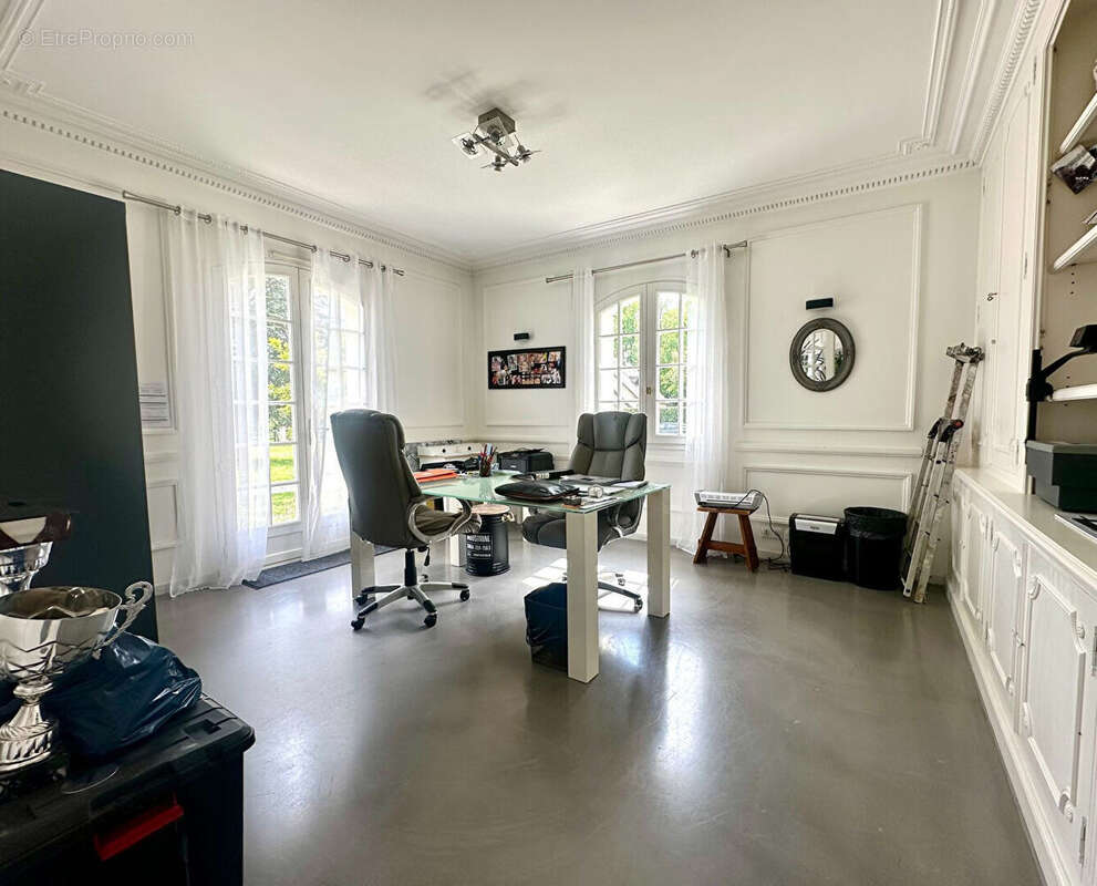 Autre à JOUE-LES-TOURS