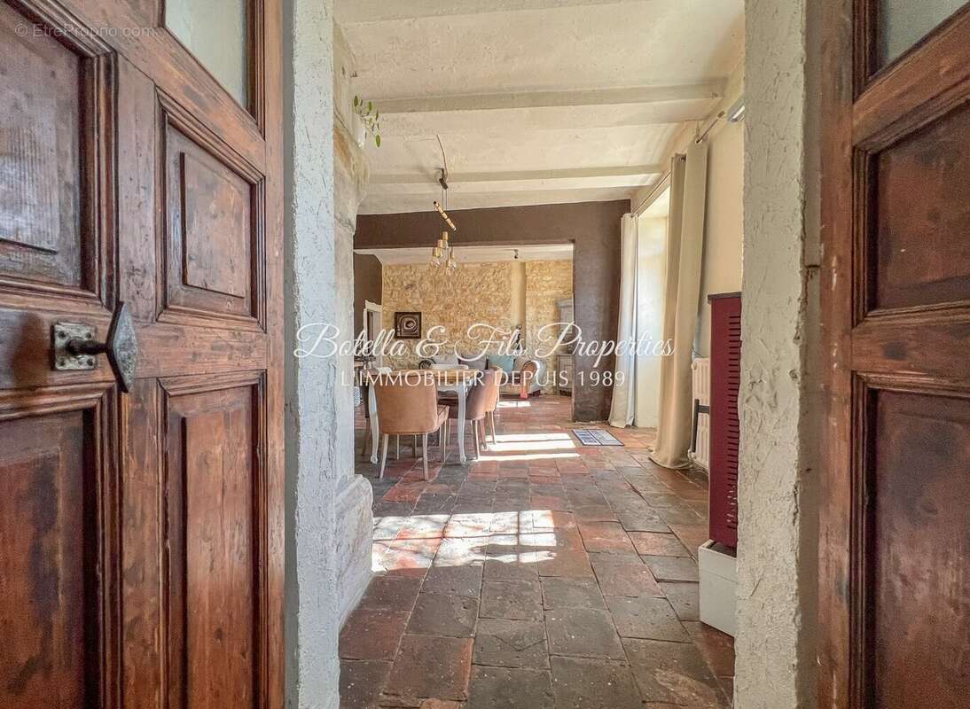 Maison à BARJAC