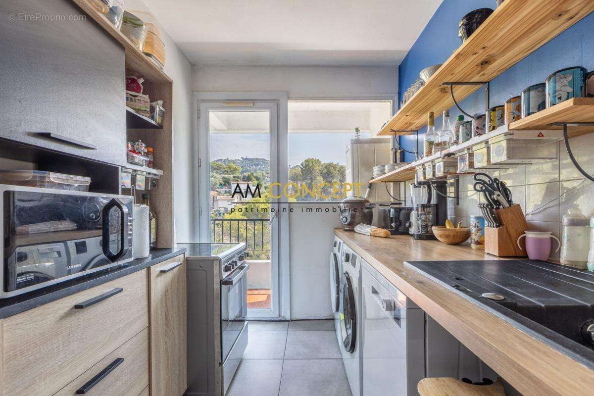 Bel Appartement T4 Lumineux - La Trinité - Les chênes verts - photo 12