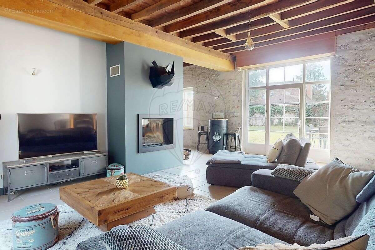 Maison à SAINT-JEAN-DE-BRAYE