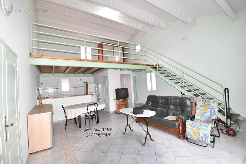 À Vendre – Gard Rhodanien -  SALAZAC Maison de Charme d'environ 200 m2 avec Piscine sur un terrain de 2079 m2 - photo 19