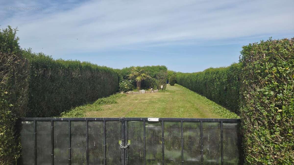 Terrain à SANTEC