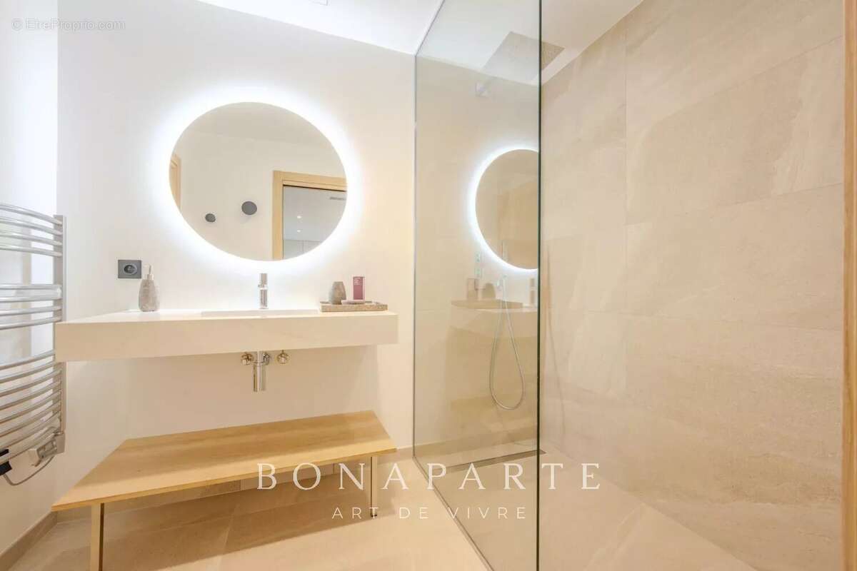GASSIN - SAINT-TROPEZ Exclusivité : Magnifique villa-appartement en duplex avec très belle vue merUSIVITE : Magnifique "villa ap - photo 31