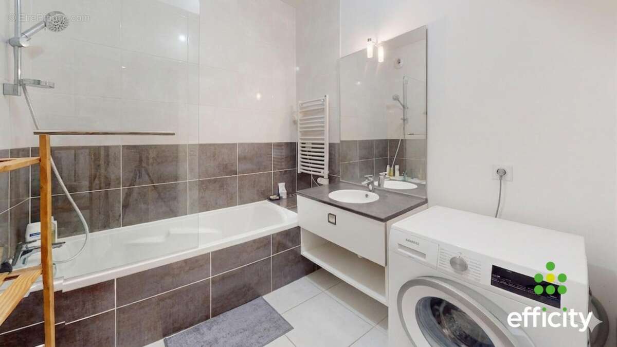 Appartement à LA MULATIERE
