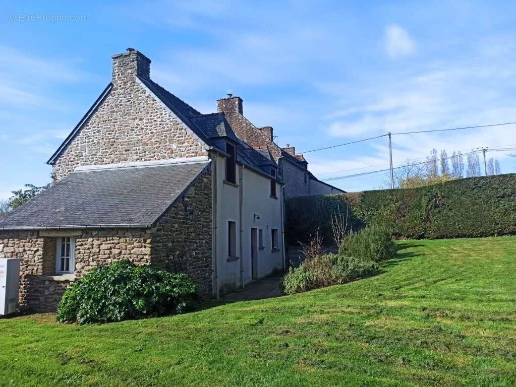 Maison à PLOUER-SUR-RANCE