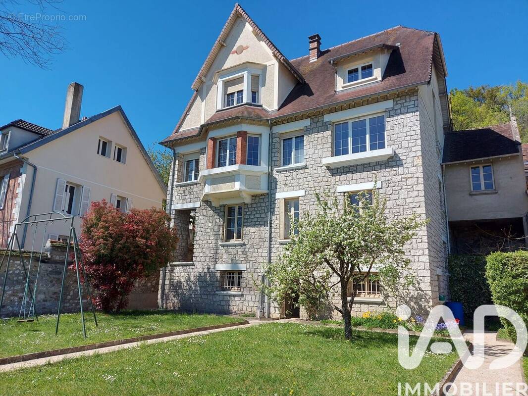 Photo 1 - Maison à MONTEREAU-FAULT-YONNE